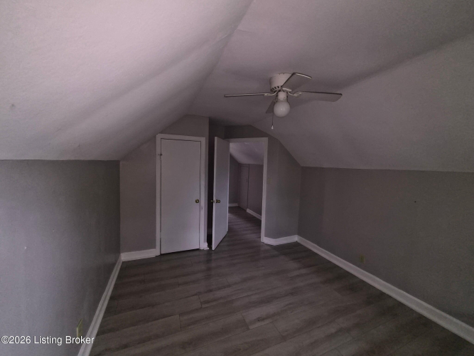 Listing Image 17