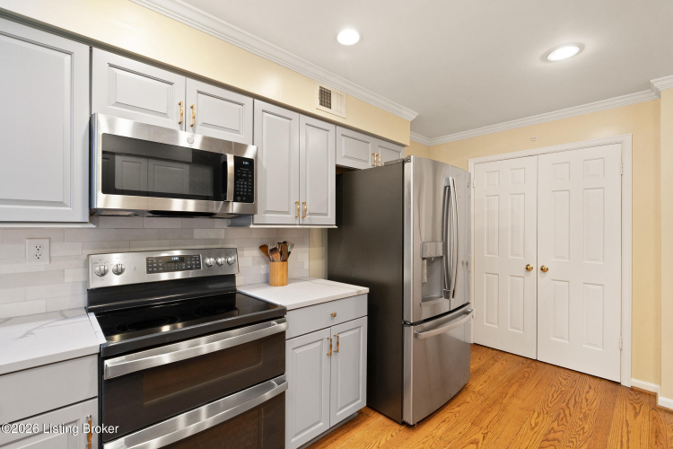 Listing Image 19