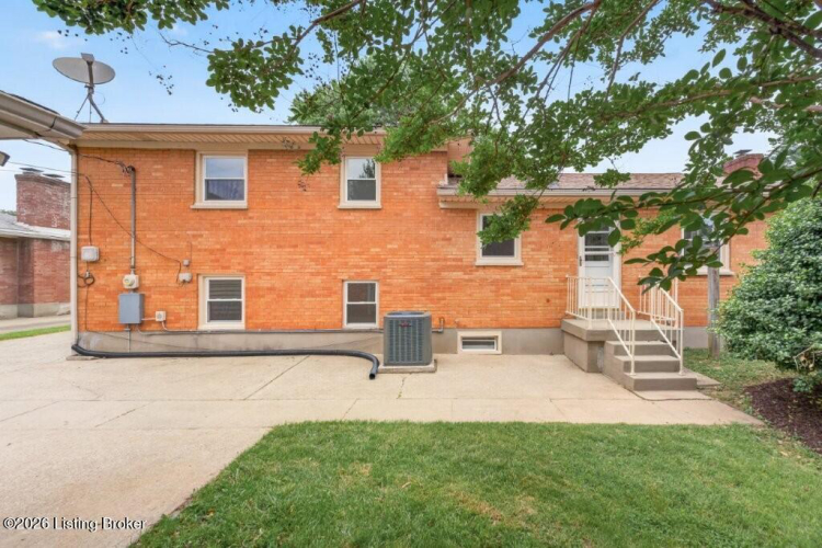 Listing Image 14