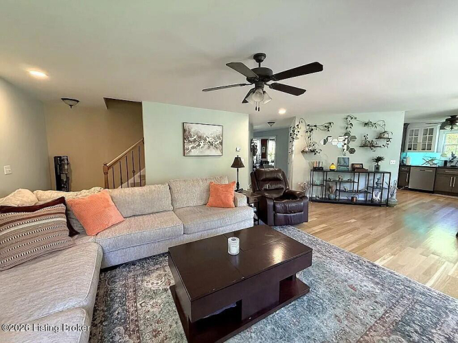 Listing Image 14