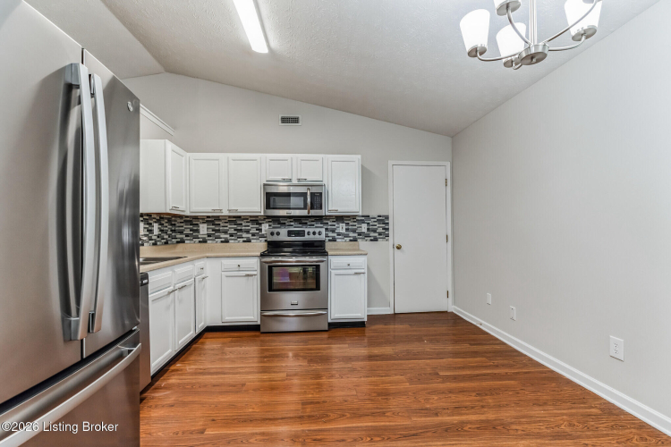 Listing Image 8