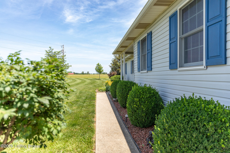 Listing Image 93
