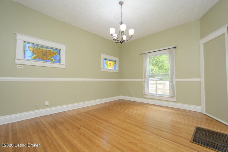 Listing Image 17