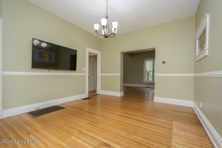 Listing Image 20