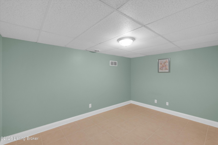 Listing Image 28