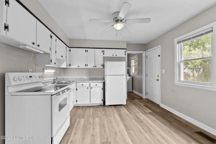 Listing Image 18