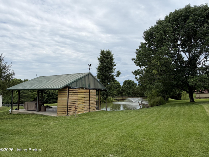 Listing Image 4