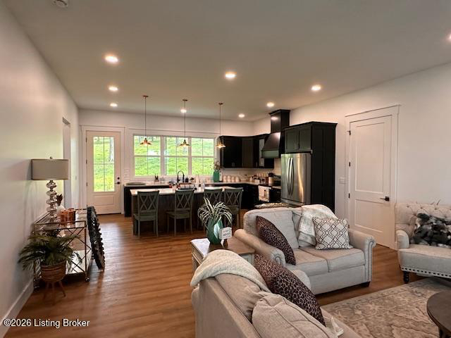 Listing Image 12
