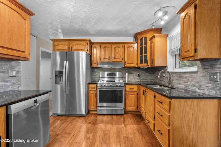 Listing Image 5
