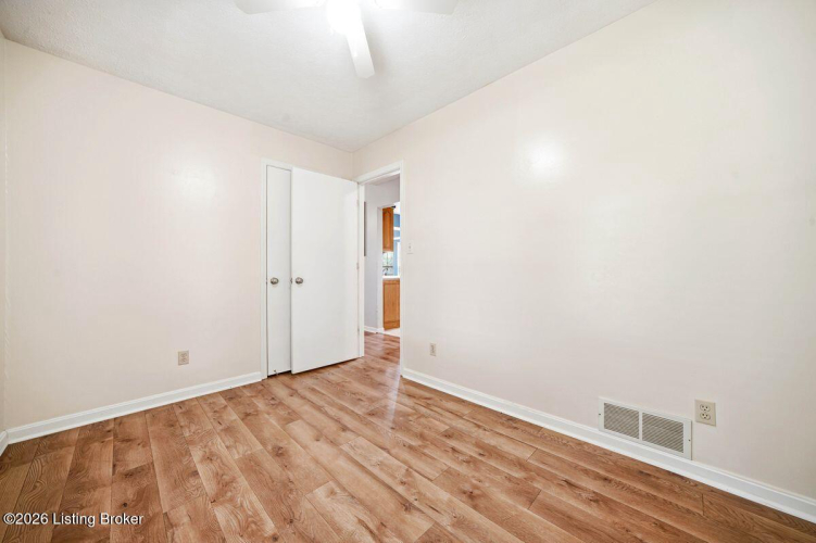 Listing Image 37