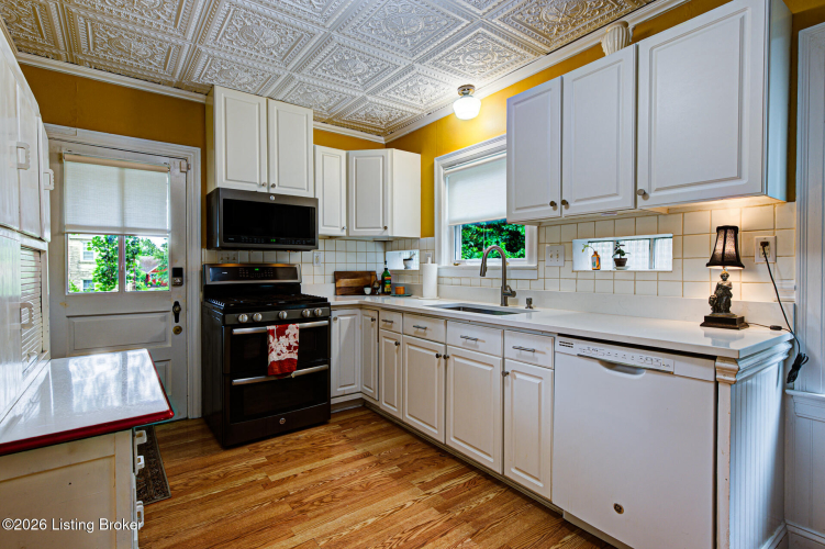 Listing Image 9