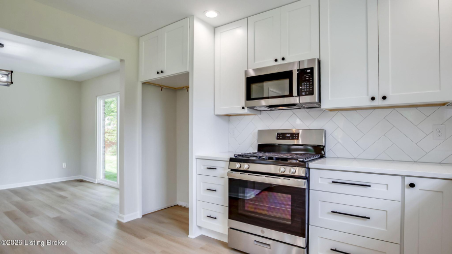Listing Image 19