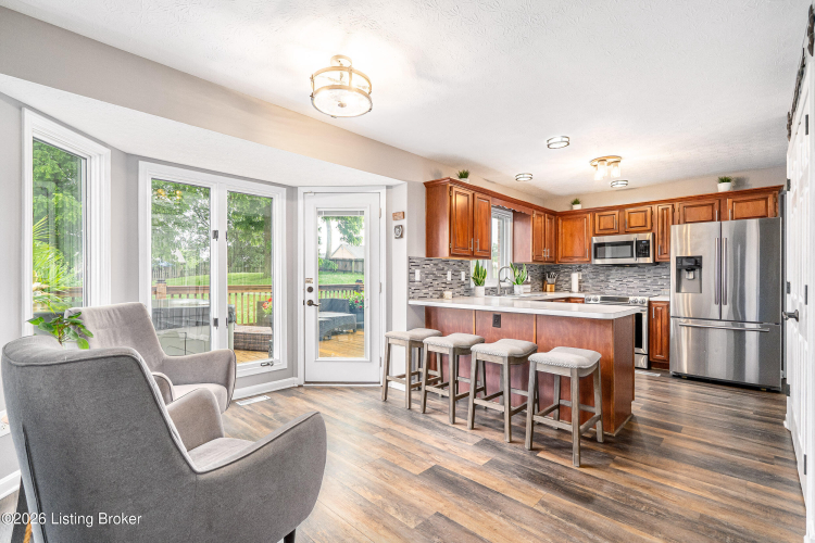 Listing Image 10