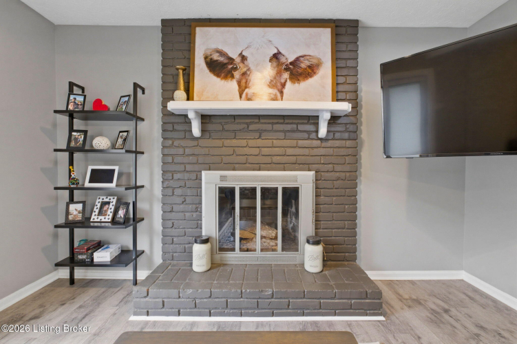 Listing Image 19
