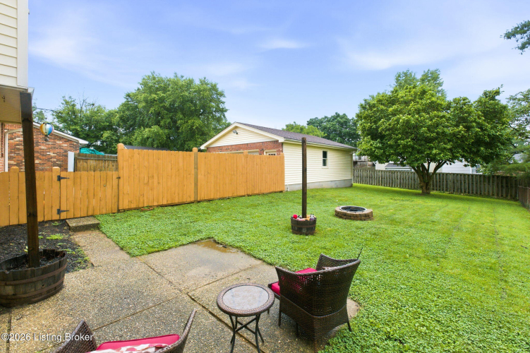 Listing Image 4
