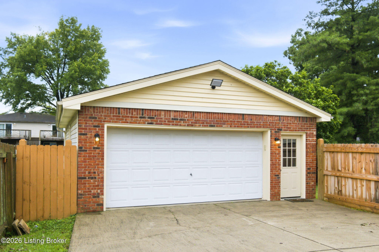 Listing Image 44