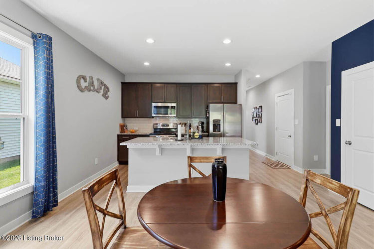 Listing Image 13