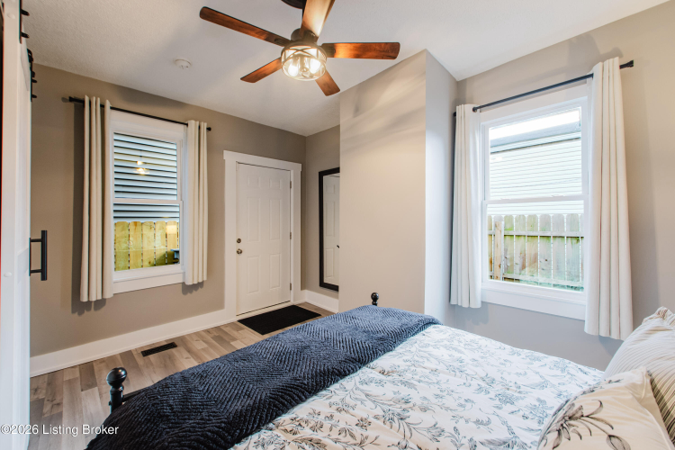 Listing Image 15