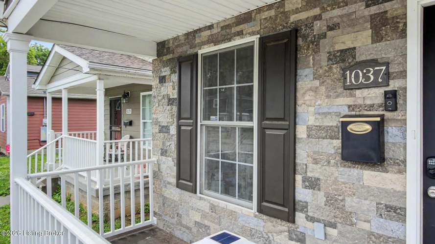 Listing Image 6