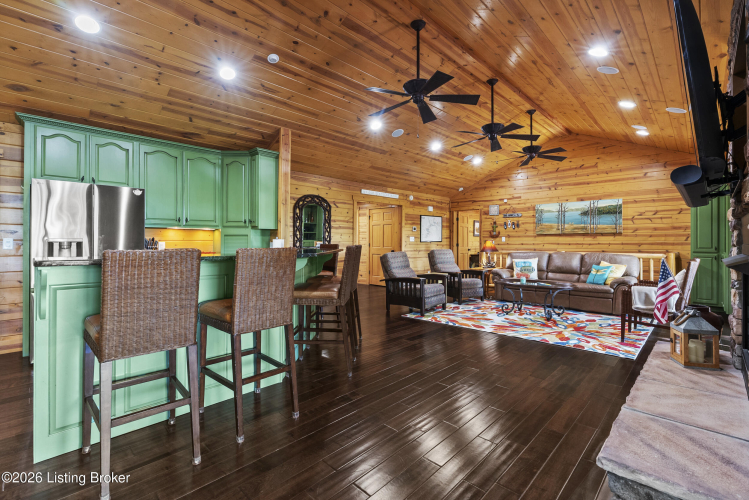 Listing Image 16
