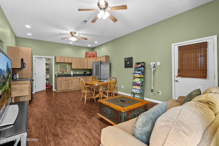 Listing Image 79