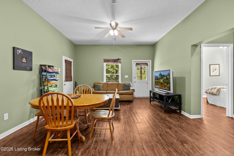 Listing Image 80