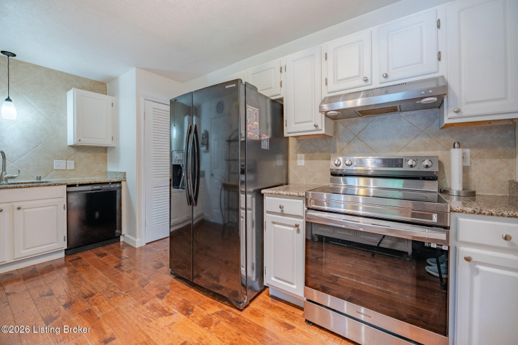 Listing Image 5