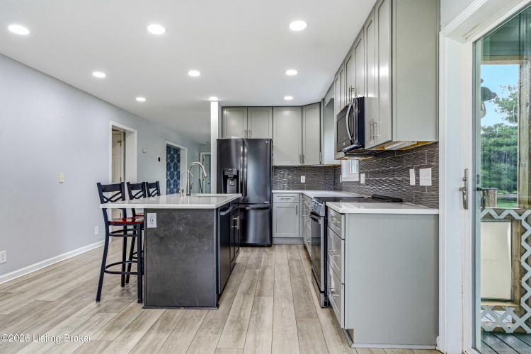 Listing Image 15