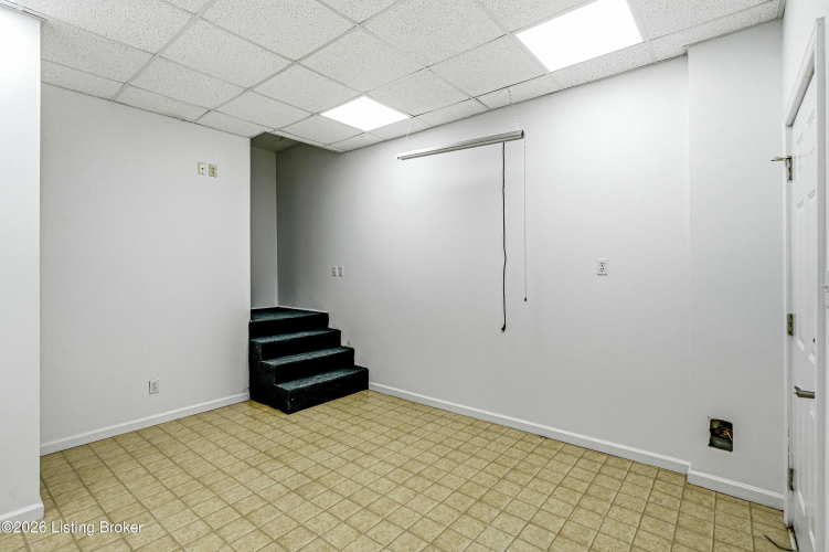 Listing Image 33