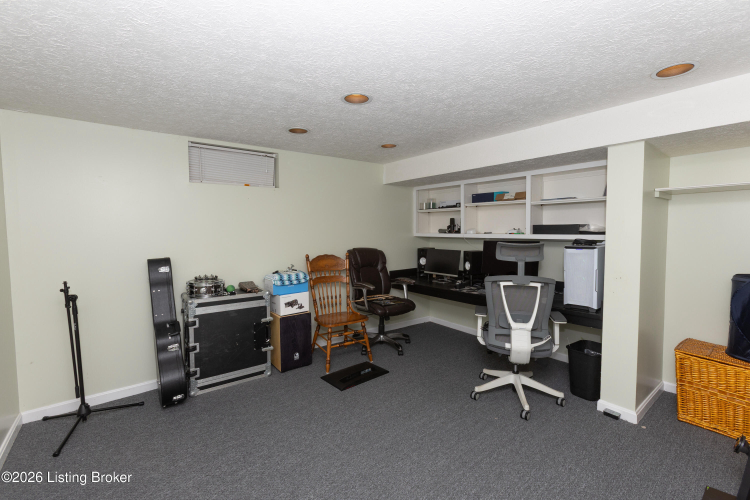 Listing Image 42
