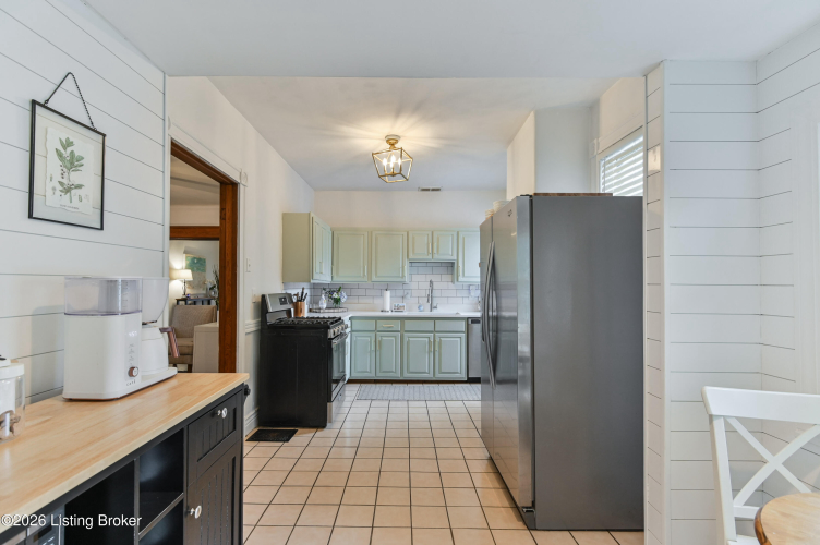 Listing Image 20