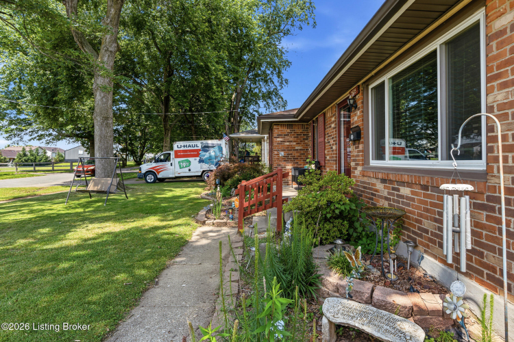 Listing Image 16