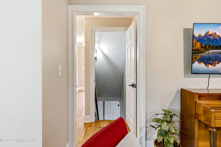 Listing Image 22