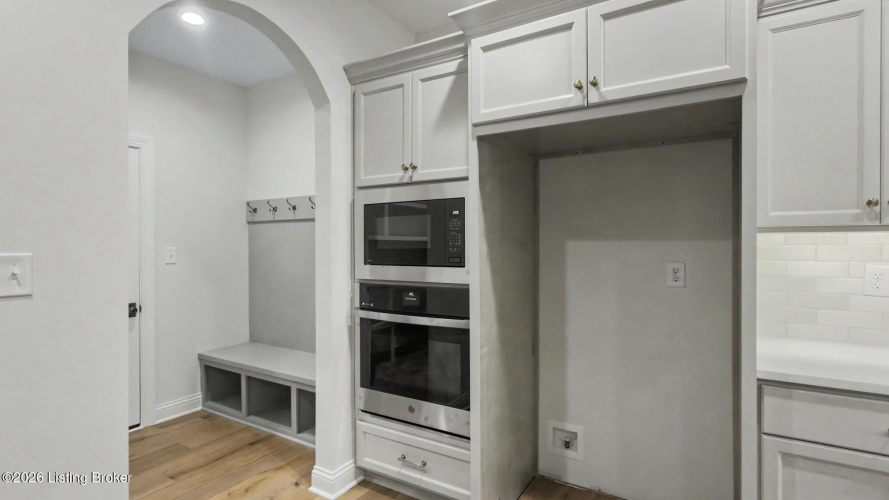 Listing Image 16
