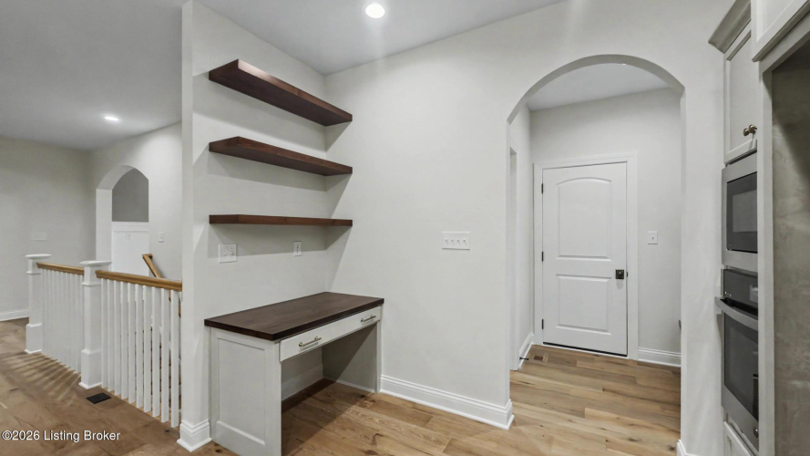 Listing Image 18