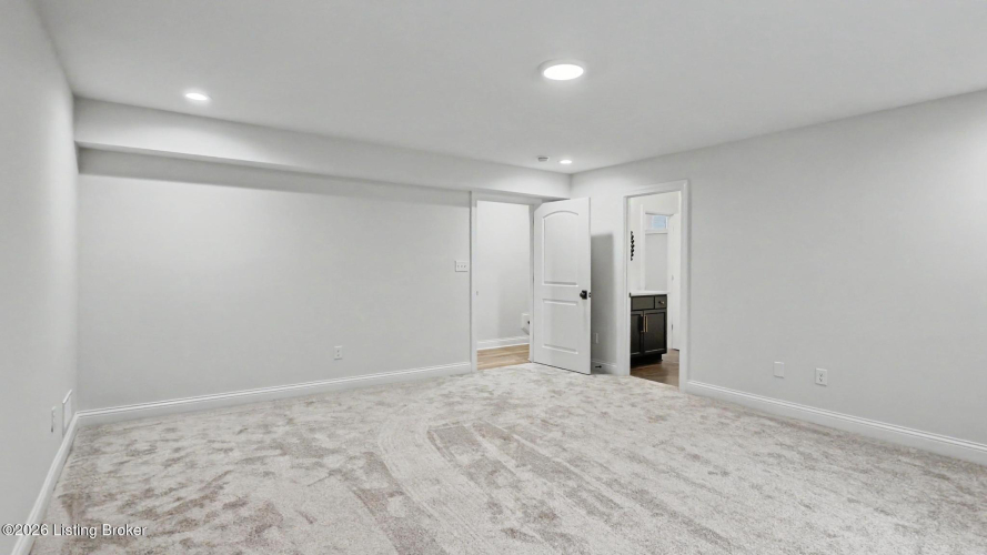 Listing Image 52