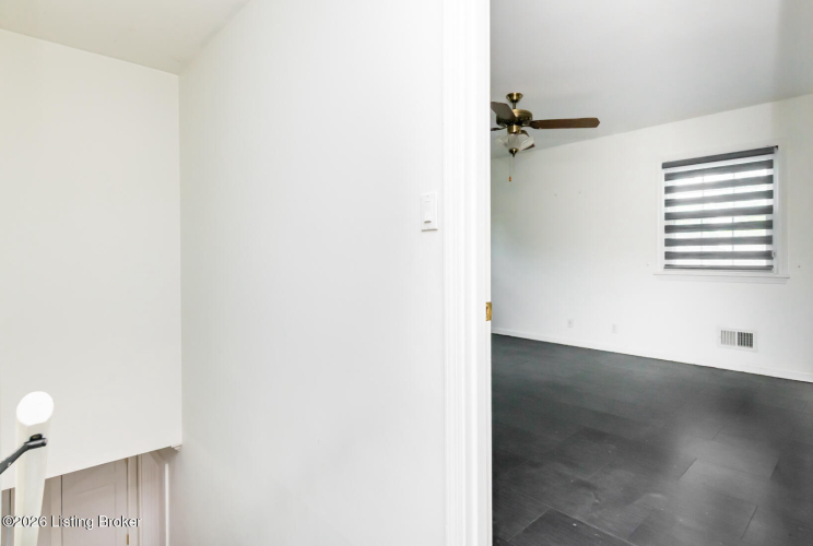 Listing Image 52