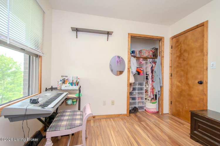 Listing Image 32