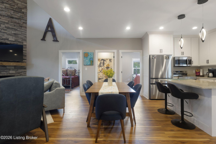 Listing Image 9