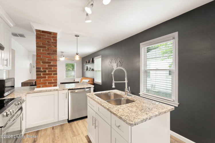 Listing Image 13