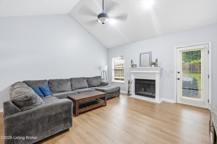 Listing Image 18