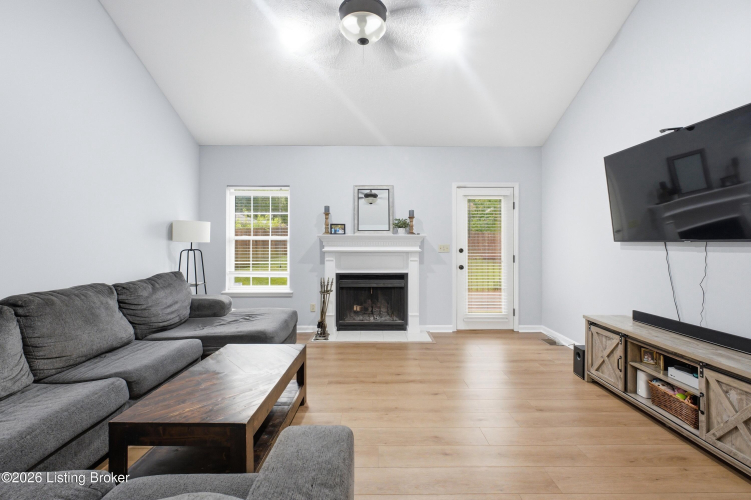 Listing Image 20