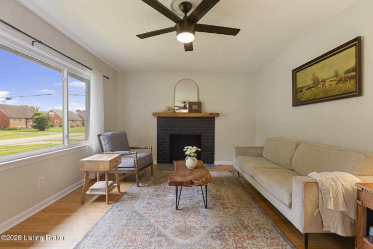 Listing Image 12