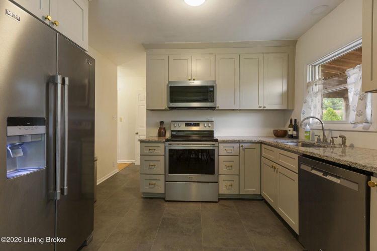 Listing Image 20