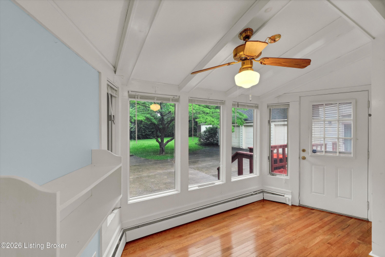 Listing Image 17