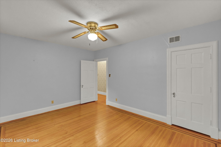 Listing Image 24
