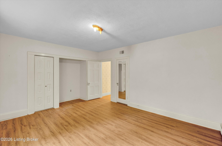 Listing Image 27