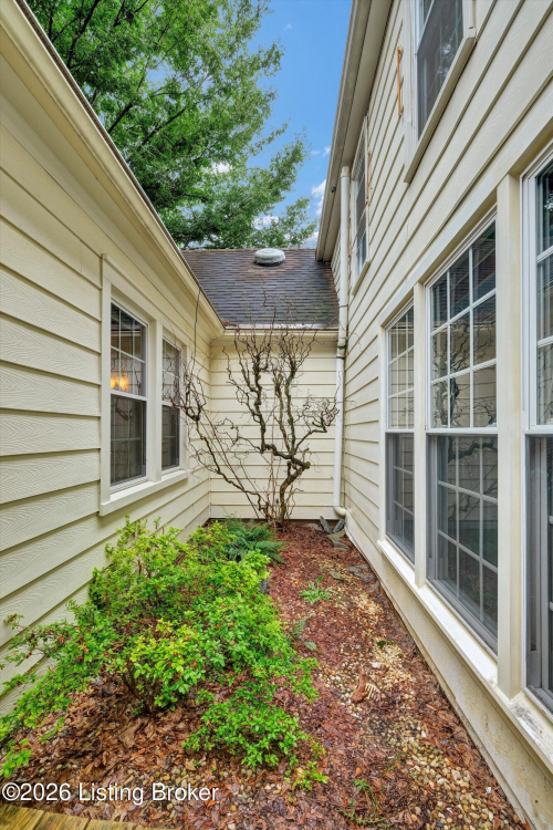 Listing Image 43