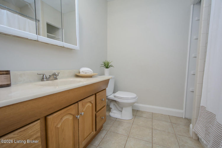 Listing Image 17