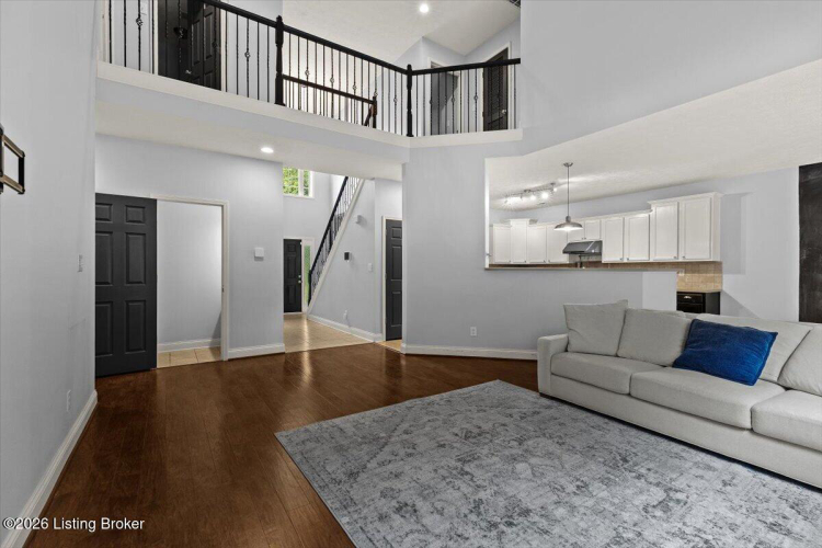 Listing Image 18